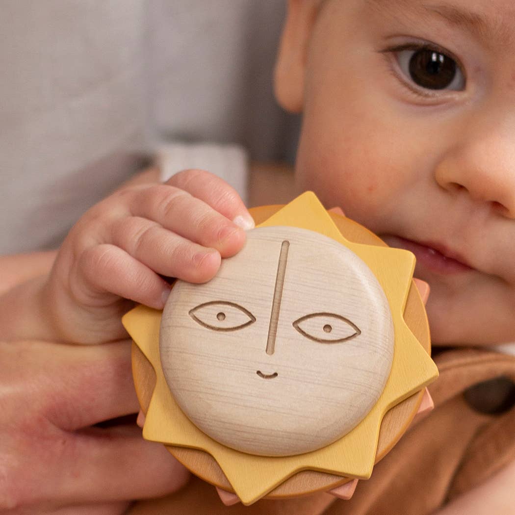 Wooden Spinner 1+. Here comes the Sun