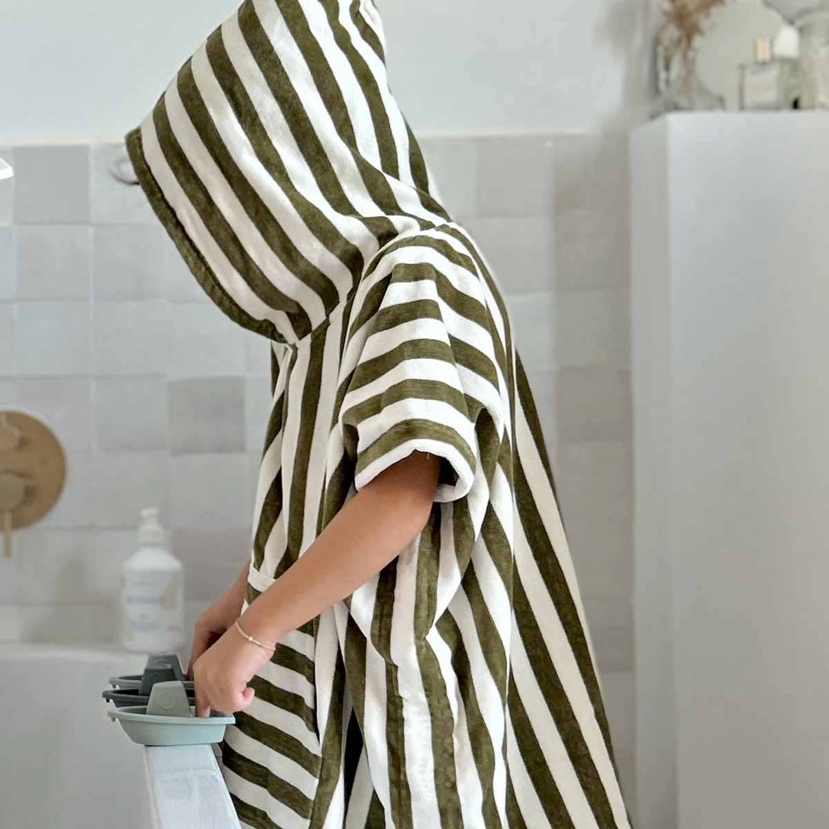 SUZON STRIPE KHAKI PONCHO KIDS: PERSIMMON / M 4/6 YEARS