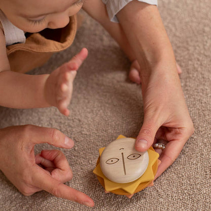 Wooden Spinner 1+. Here comes the Sun
