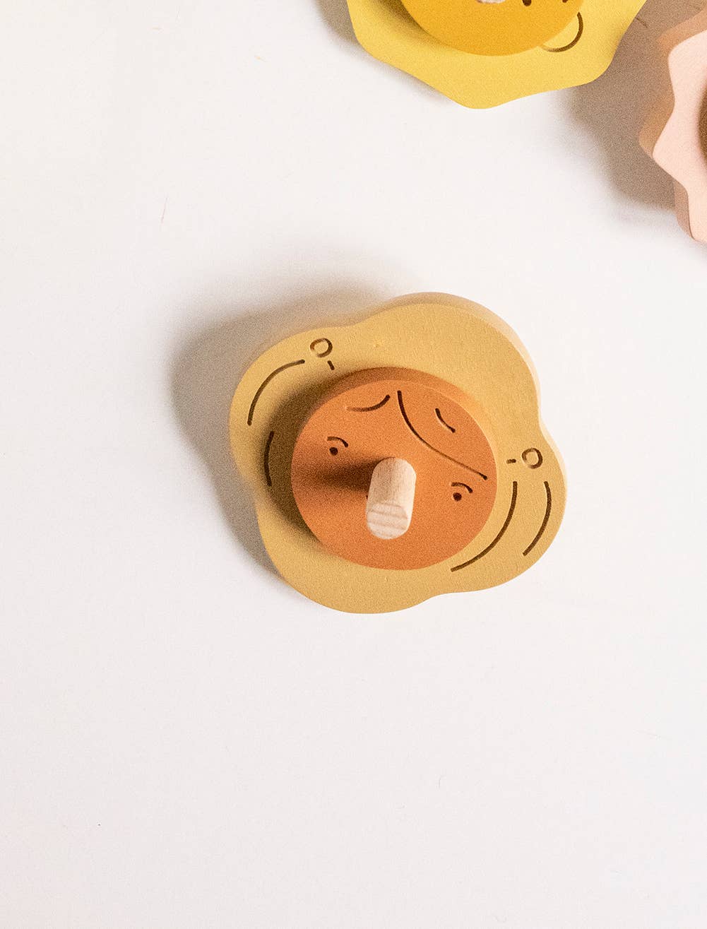 WOODEN SPINNING TOP - GLOW