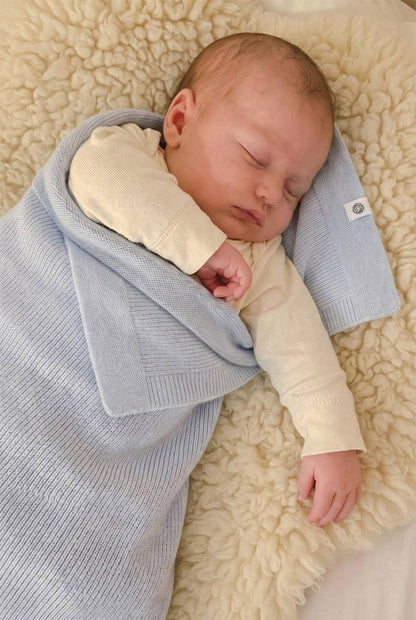 Wool Baby Blanket / Children's Knitted Blanket - Merino Wool - Georgia: 70 x 95 cm